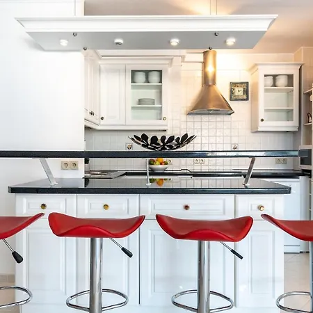 Malagasuite Skyviews * Fuengirola